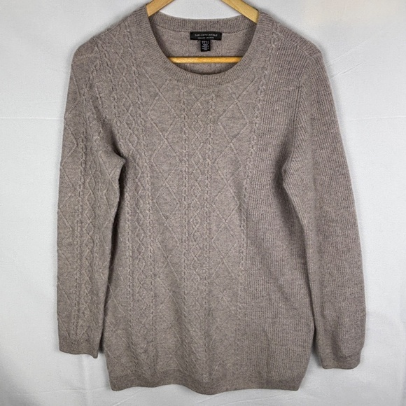 Saks Fifth Ave. Women 100% Cashmere Long Sleeve Sweater Sz XS Taupe Ribbed Soft - Picture 1 of 9